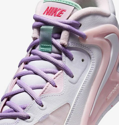 Nike バレーボールシューズ ホワイト/ブルーピンク　未入荷モデル nike 日本未発売バレーボールシューズハイパークイック SE(ハイパー